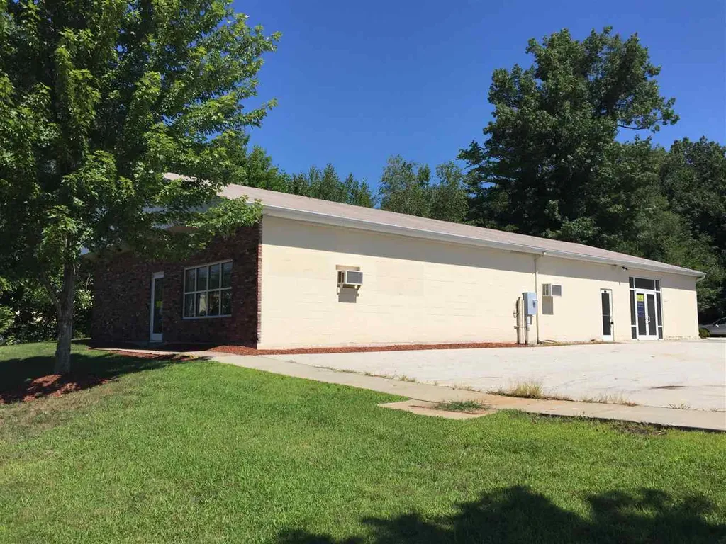45 Londonderry Turnpike Hooksett NH 03106