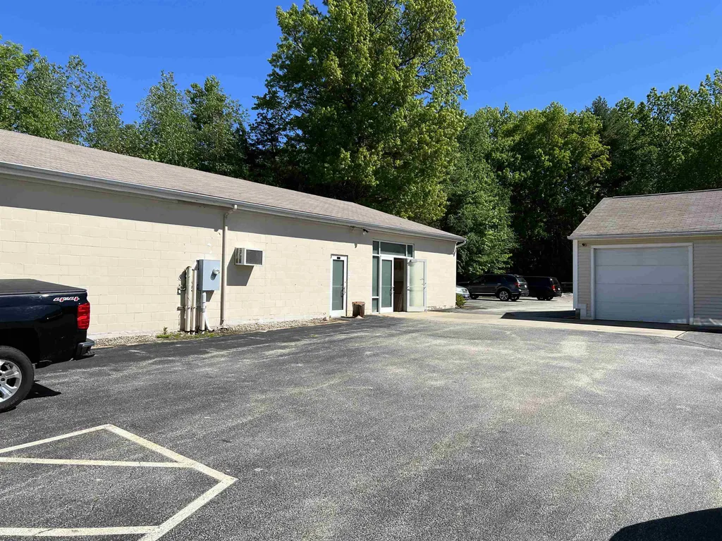 45 Londonderry Turnpike Hooksett NH 03106