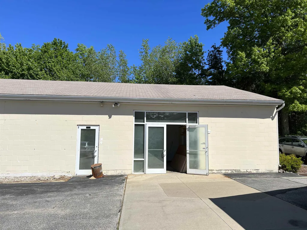 45 Londonderry Turnpike Hooksett NH 03106