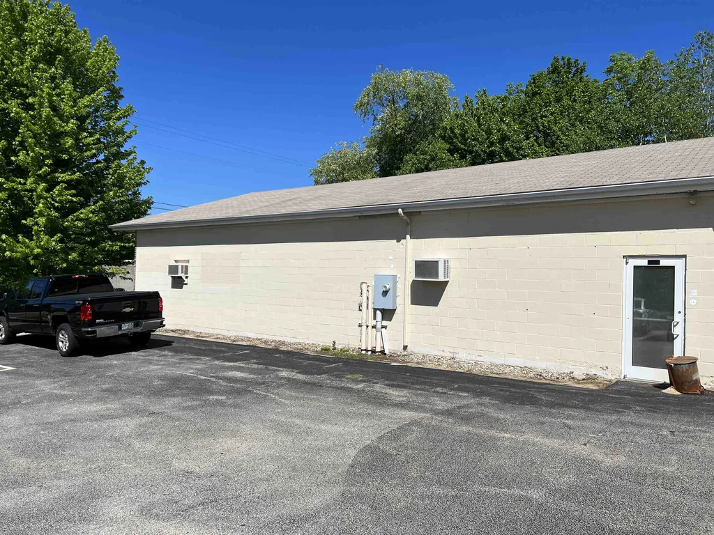 45 Londonderry Turnpike Hooksett NH 03106