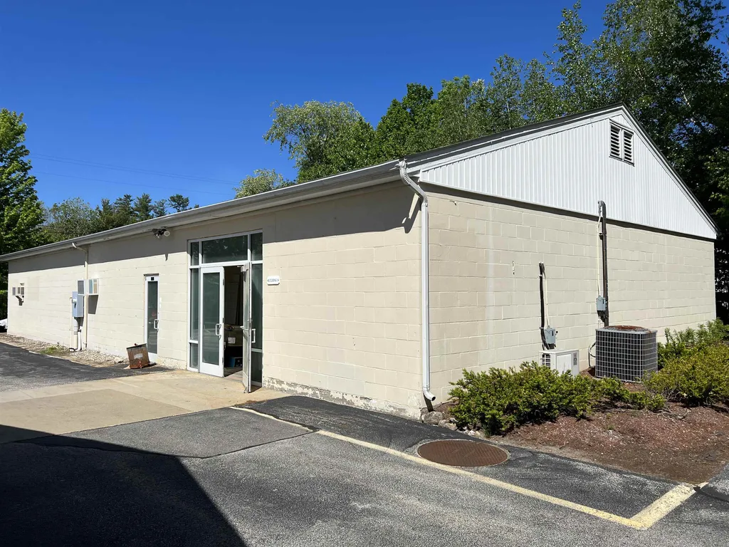 45 Londonderry Turnpike Hooksett NH 03106