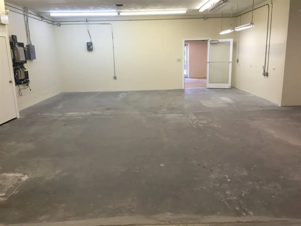 45 Londonderry Turnpike Hooksett NH 03106