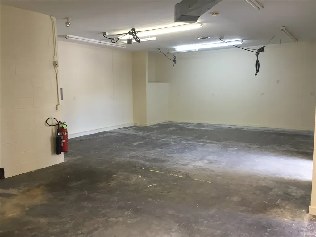 45 Londonderry Turnpike Hooksett NH 03106