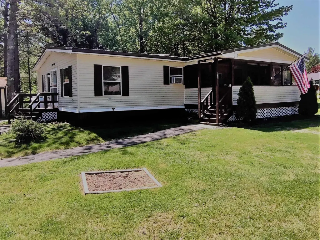 16 Black Bear Road Tamworth NH 03886