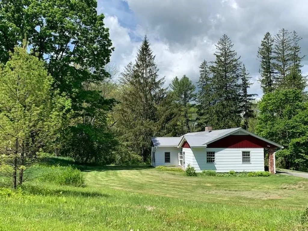 1 Border Lane Woodstock VT 05091