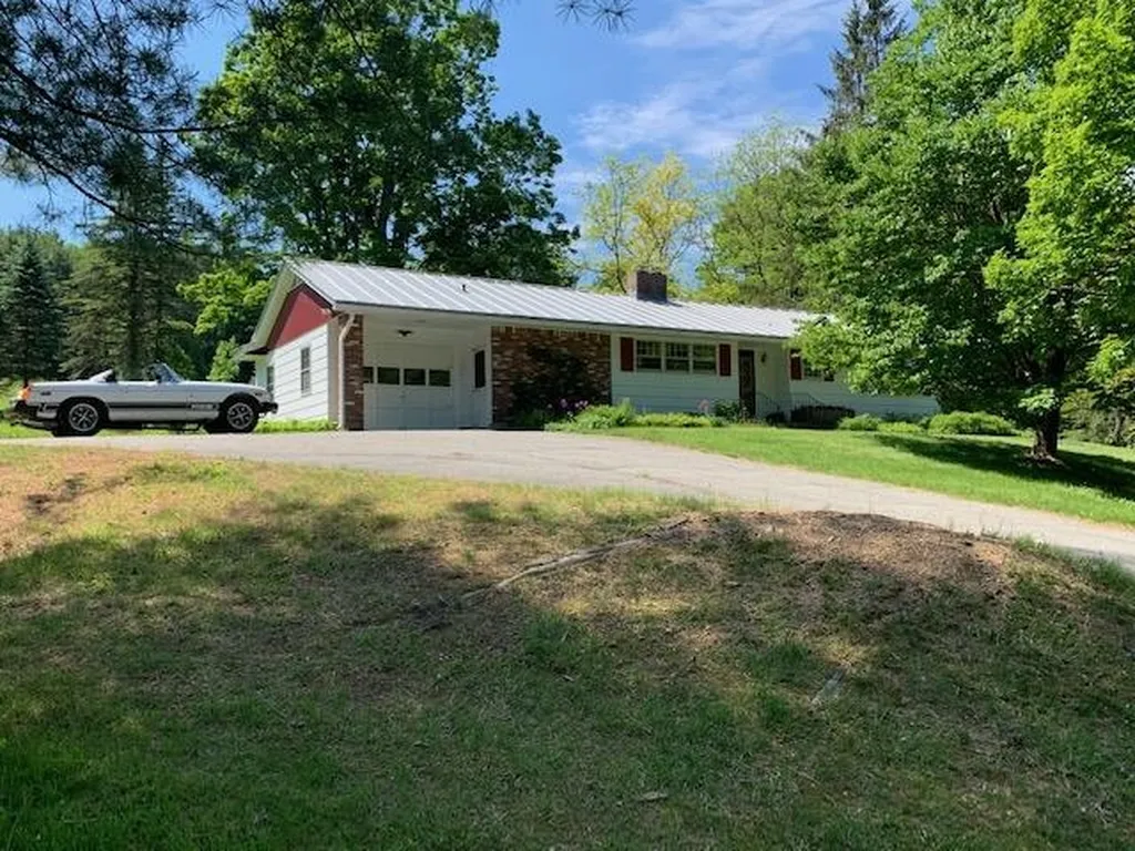 1 Border Lane Woodstock VT 05091