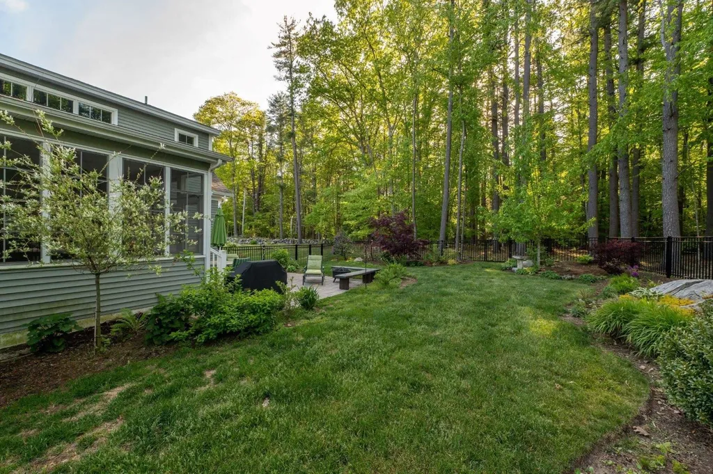 72 Mill Road North Hampton NH 03862