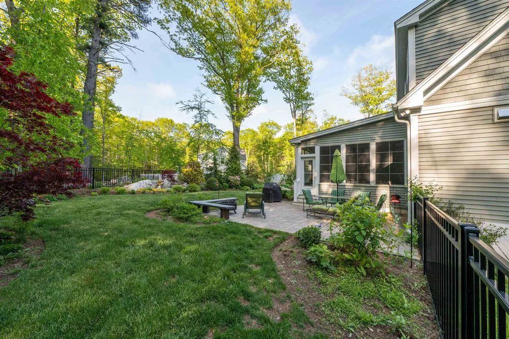72 Mill Road North Hampton NH 03862