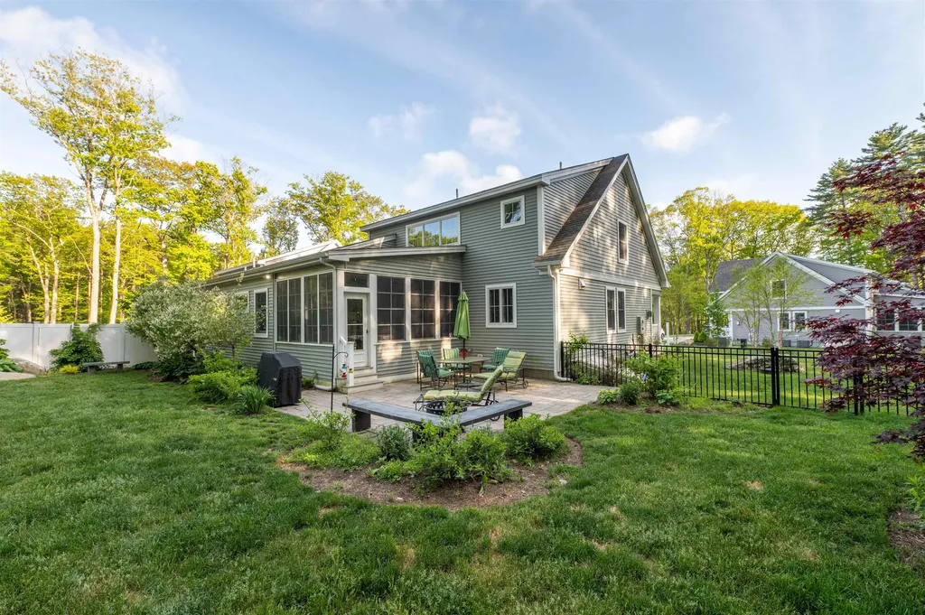 72 Mill Road North Hampton NH 03862