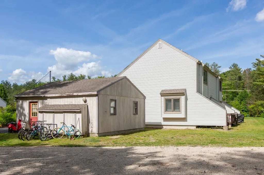 202 Route 27 Raymond NH 03077