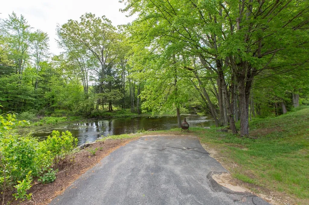 202 Route 27 Raymond NH 03077