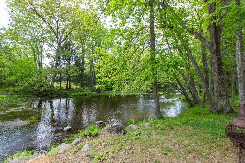 202 Route 27 Raymond NH 03077