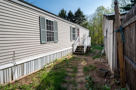 8 Moore Street Tilton NH 03276