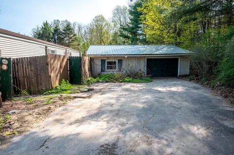 8 Moore Street Tilton NH 03276