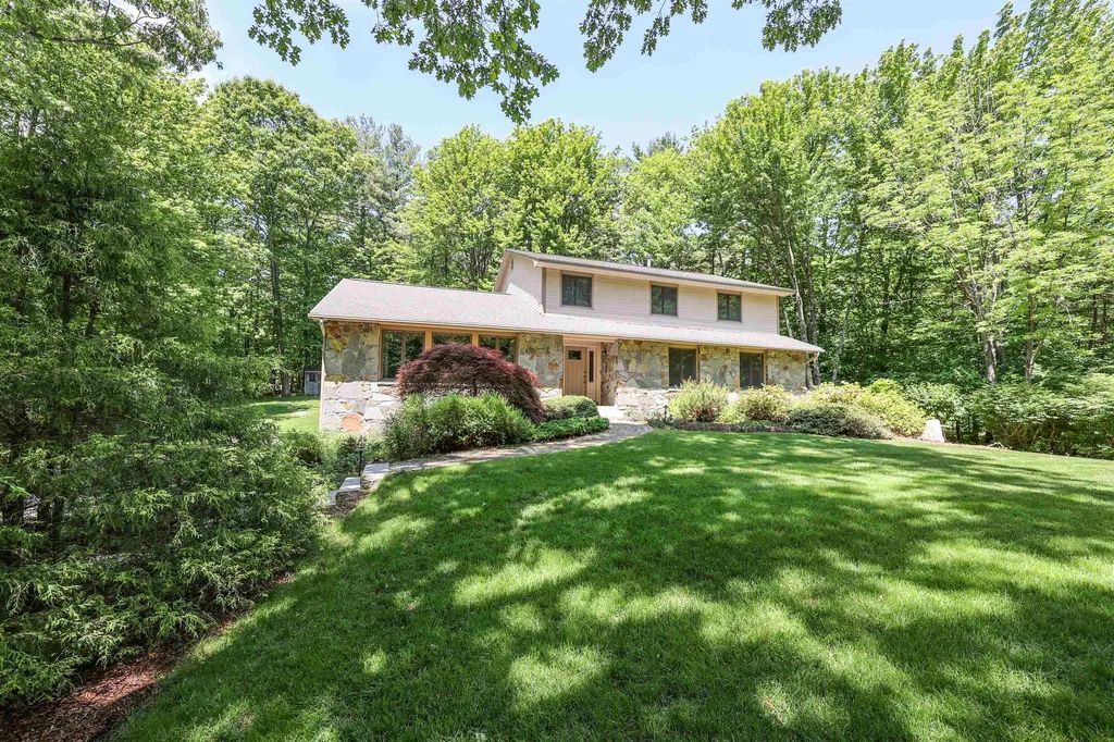 70 Oriole Drive Bedford NH 03110