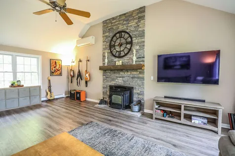2 Sherry Lane Raymond NH 03077