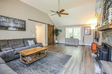 2 Sherry Lane Raymond NH 03077