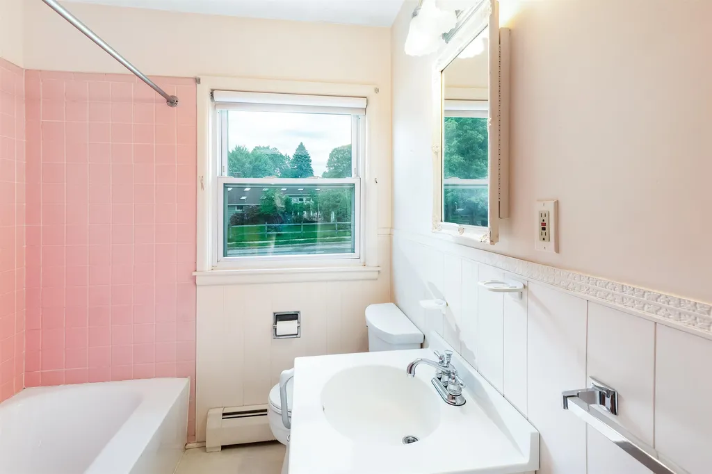 93 Birchcliff Parkway Burlington VT 05401