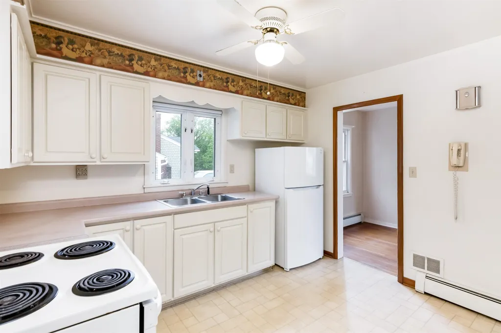 93 Birchcliff Parkway Burlington VT 05401