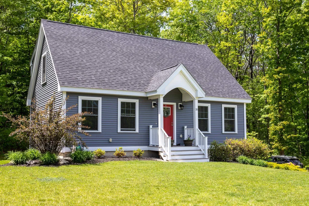 35 Wentworth Street Rollinsford NH 03869