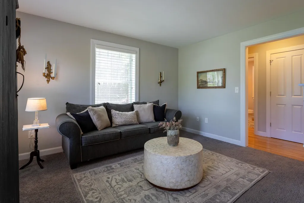 35 Wentworth Street Rollinsford NH 03869