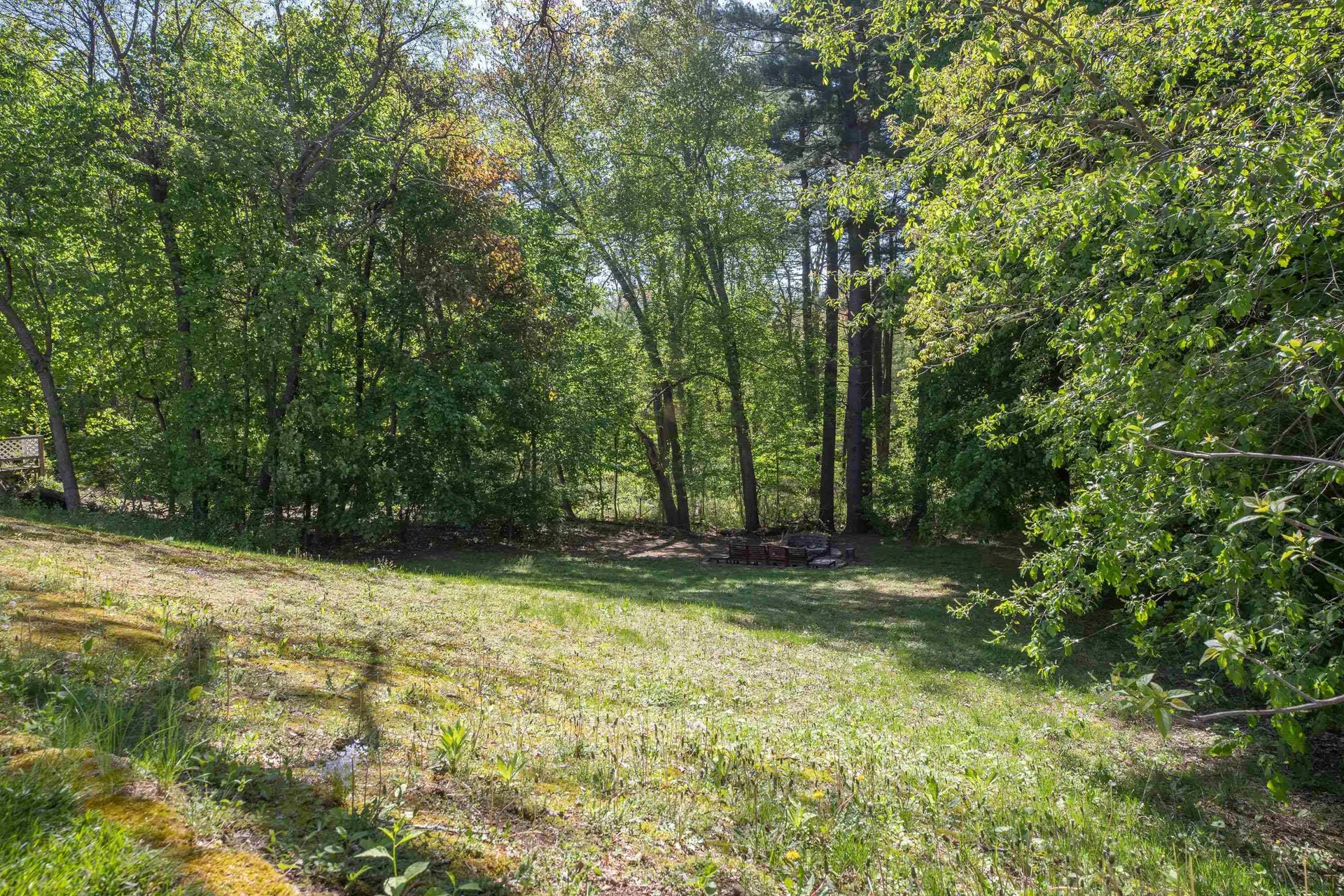17 Oakwood Street Hudson NH 03051