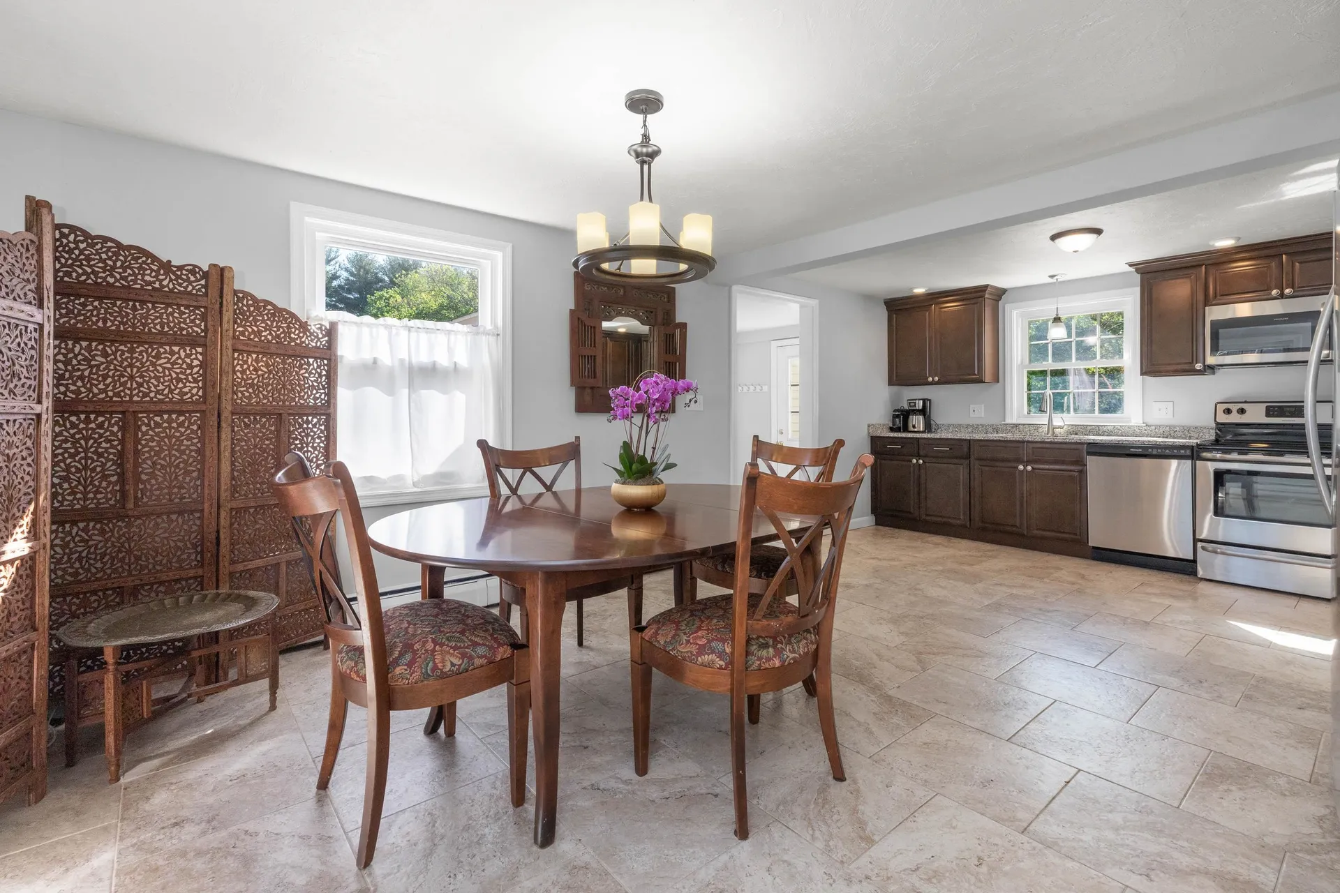 17 Oakwood Street Hudson NH 03051