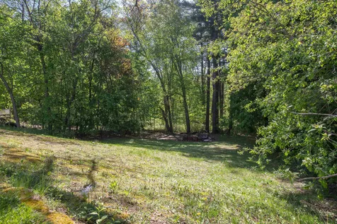 17 Oakwood Street Hudson NH 03051