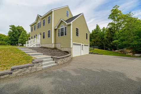 37 Waterford Drive Sandown NH 03873