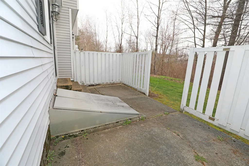 66 Preston Street Hillsborough NH 03244