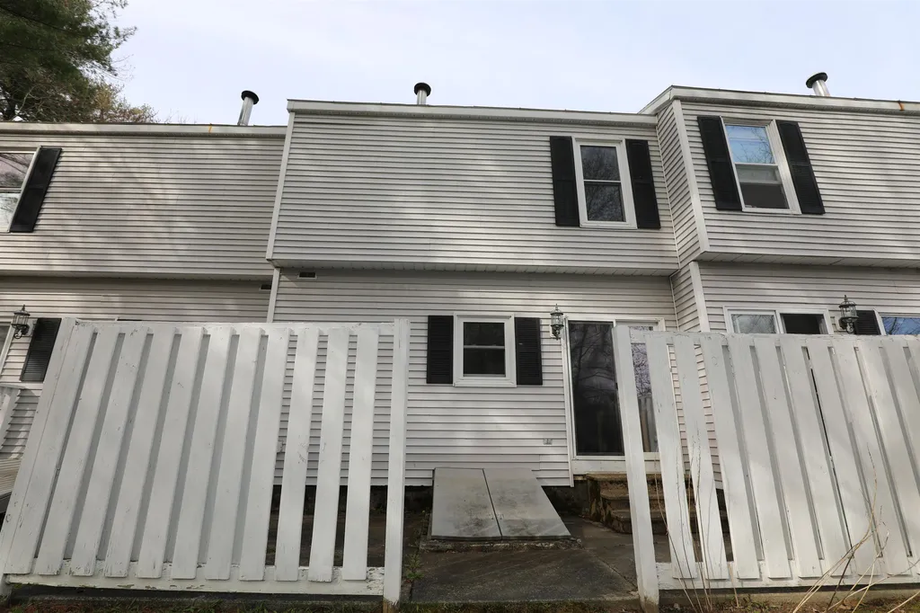 66 Preston Street Hillsborough NH 03244