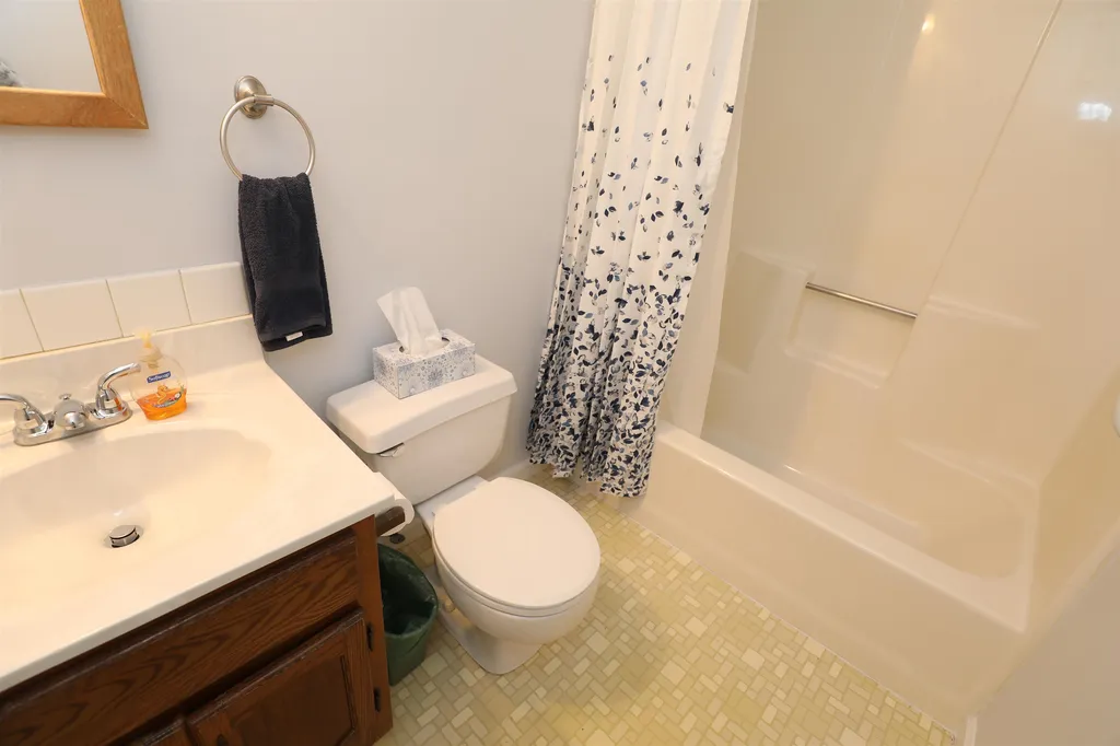 66 Preston Street Hillsborough NH 03244