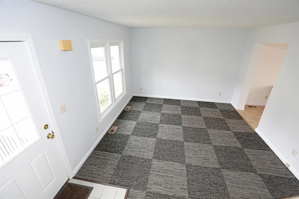 66 Preston Street Hillsborough NH 03244