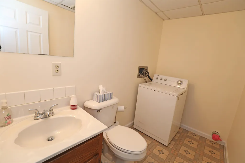 66 Preston Street Hillsborough NH 03244
