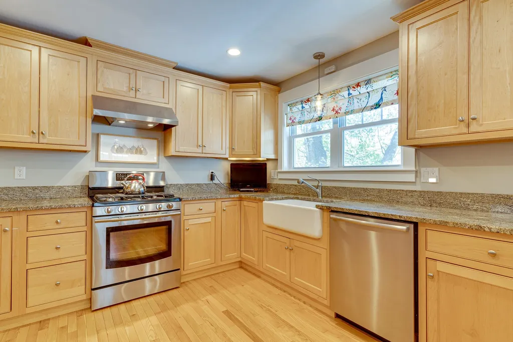 434 High Street Hampton NH 03842