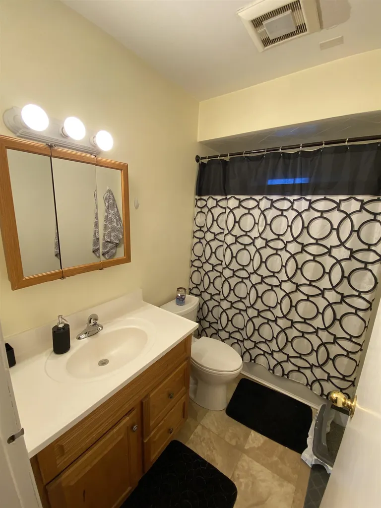 31 Glendale Avenue Manchester NH 03103