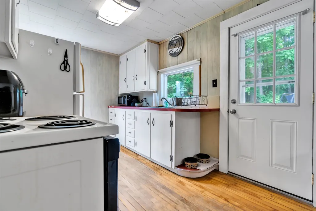 10 Gray Avenue Farmington NH 03835