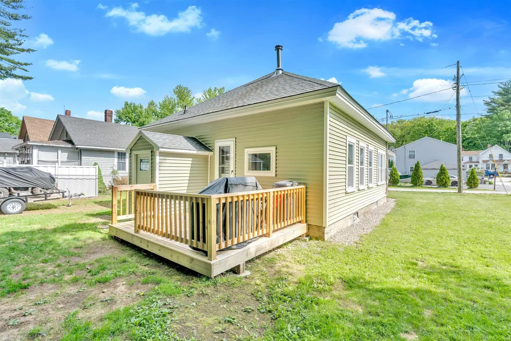 10 Gray Avenue Farmington NH 03835