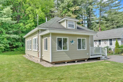10 Gray Avenue Farmington NH 03835