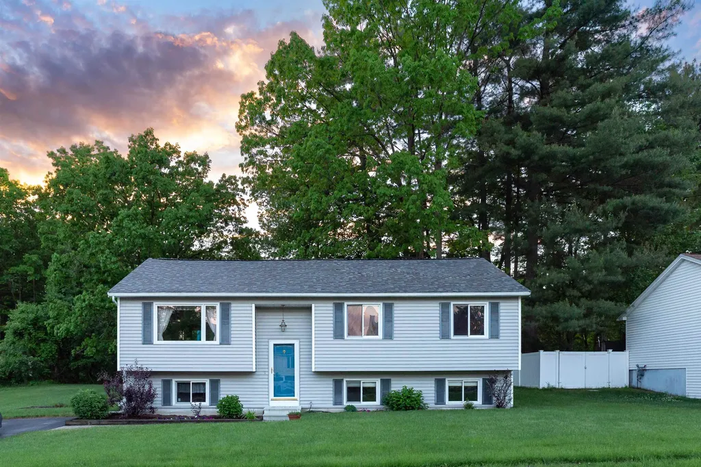11 Juniper Way Merrimack NH 03054