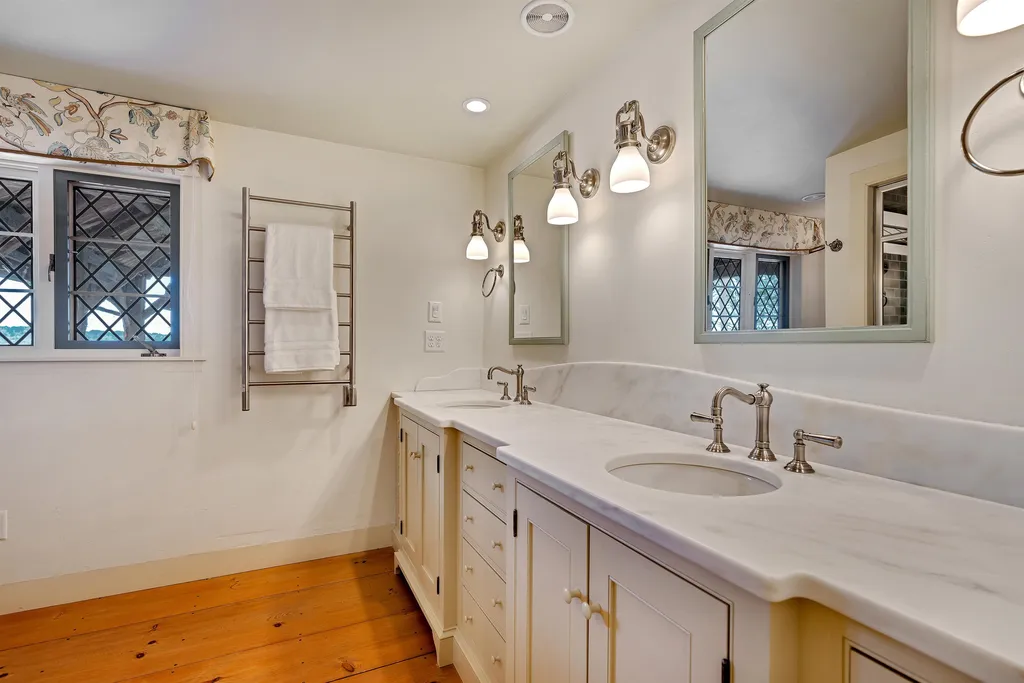271 Baker Turn Hartford VT 05059