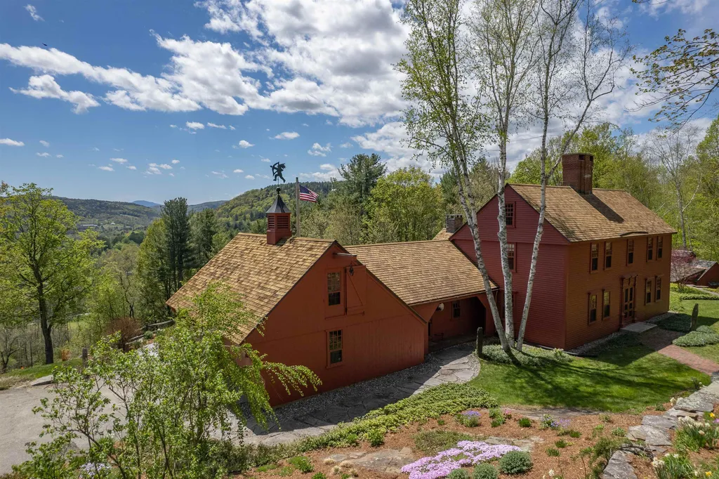 271 Baker Turn Hartford VT 05059