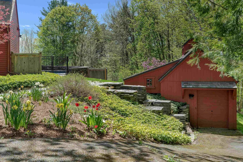 271 Baker Turn Hartford VT 05059