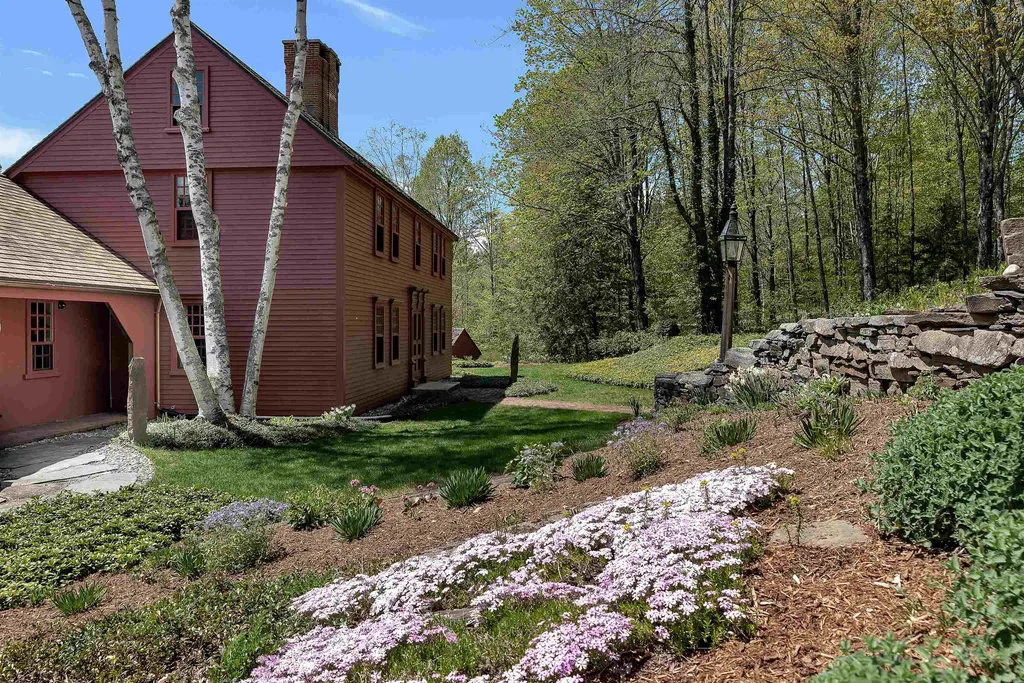 271 Baker Turn Hartford VT 05059