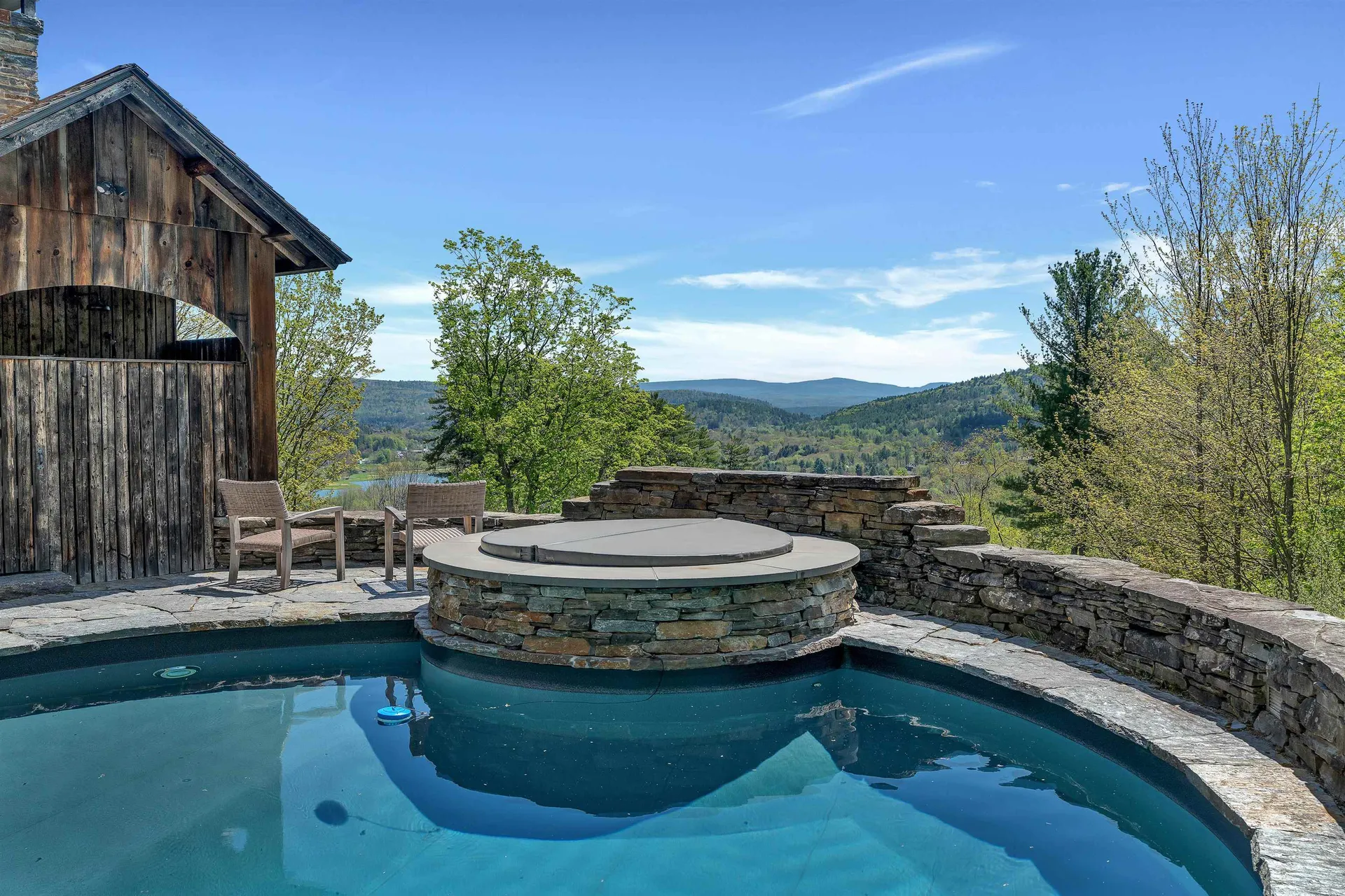 271 Baker Turn Hartford VT 05059