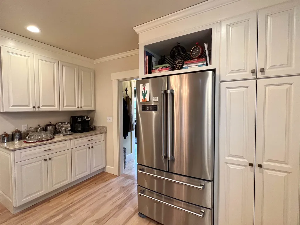 146 River Street Hartford VT 05059