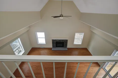 73 Hall Road Londonderry NH 03053