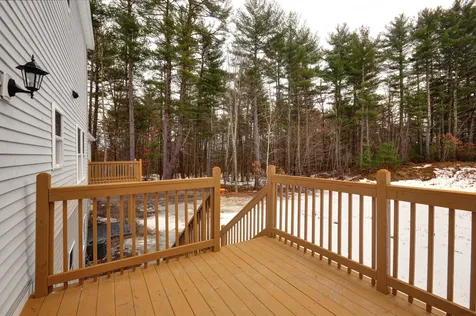 73 Hall Road Londonderry NH 03053