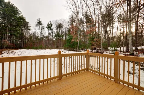 73 Hall Road Londonderry NH 03053