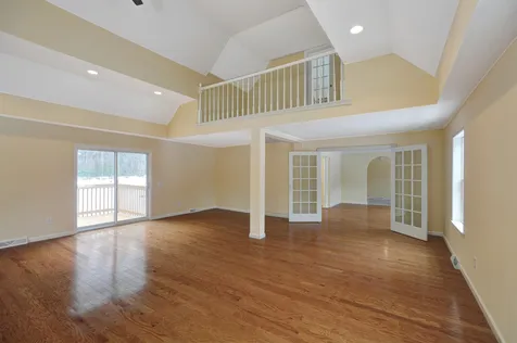 73 Hall Road Londonderry NH 03053